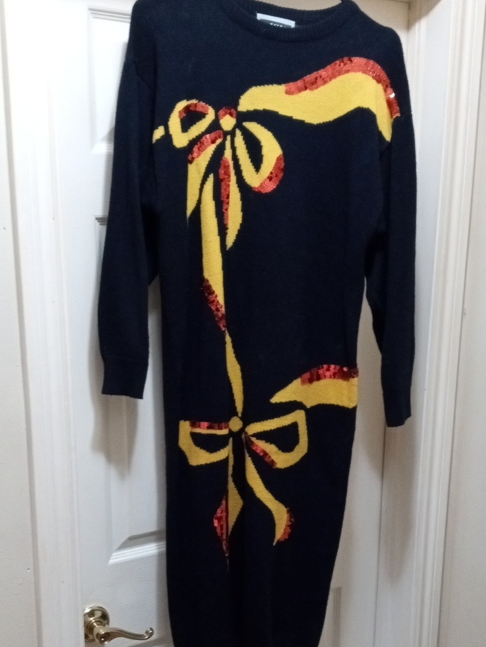 Vintage Black Christmas Sweater Dress with Yellow Bow Motif B42W42